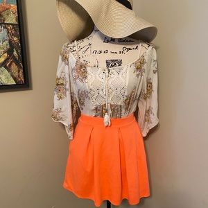 Off the shoulder flirty floral top (5 for 30 🌵)